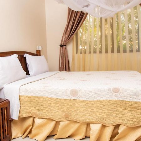 Briston Hotel Arusha Exteriör bild