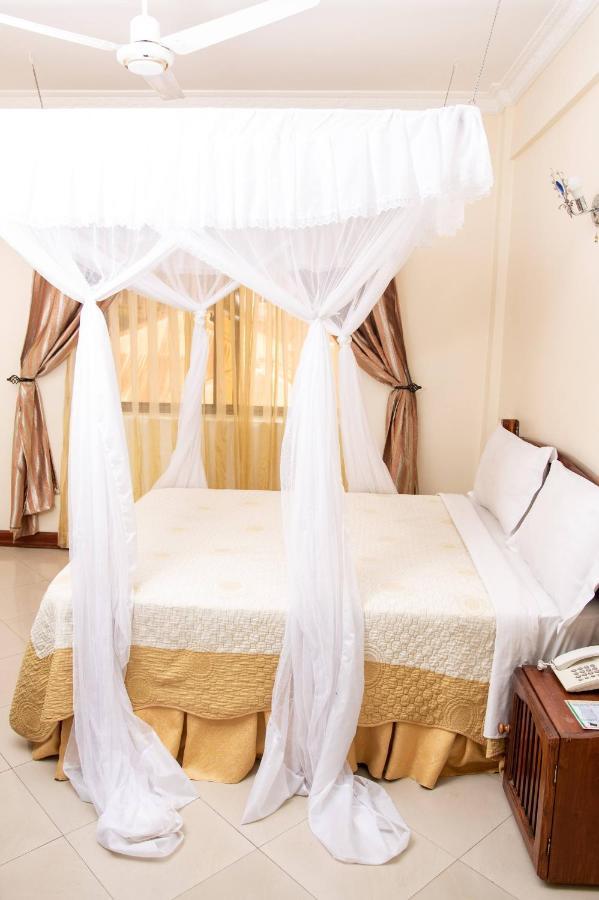 Briston Hotel Arusha Exteriör bild